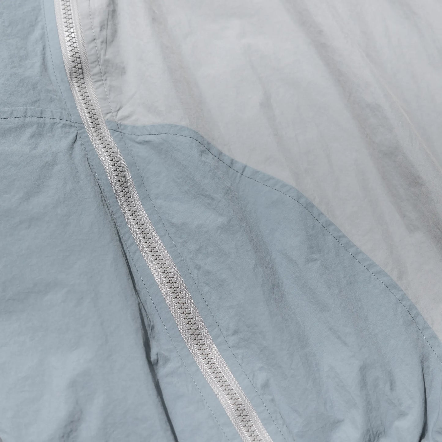 MOMENTUM Fall-Winter 2023 Diagonal Zip Jacket 斜拉鍊拼接夾克