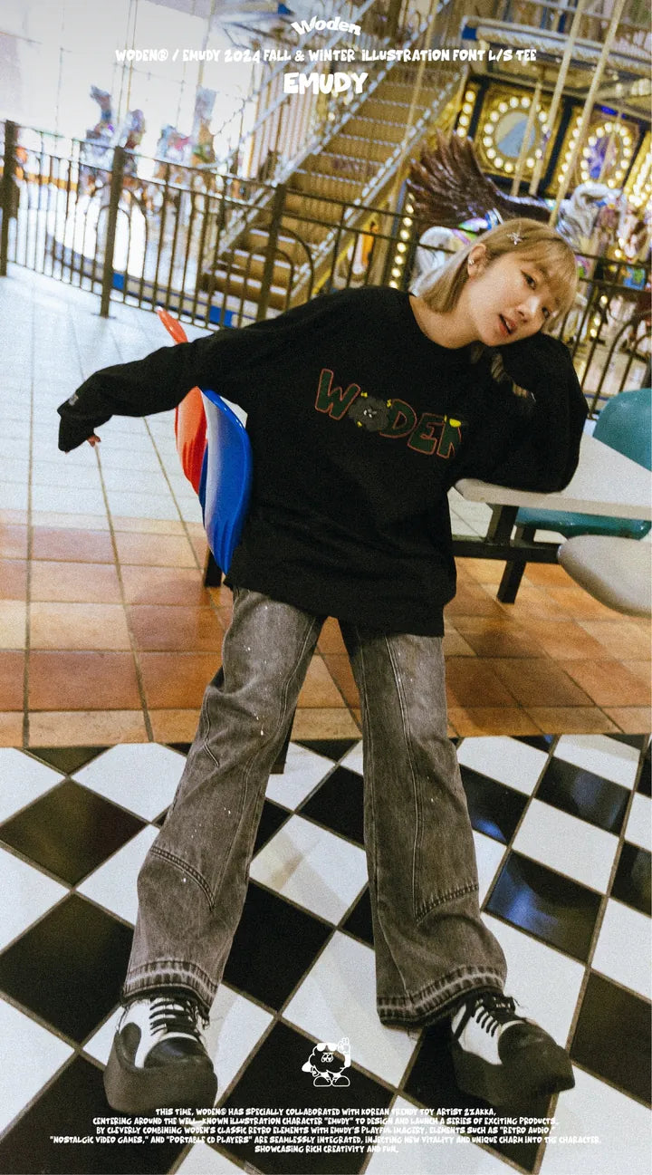 WODEN® / Emudy 2024 Fall & Winter 039 illustration Font L/S Tee