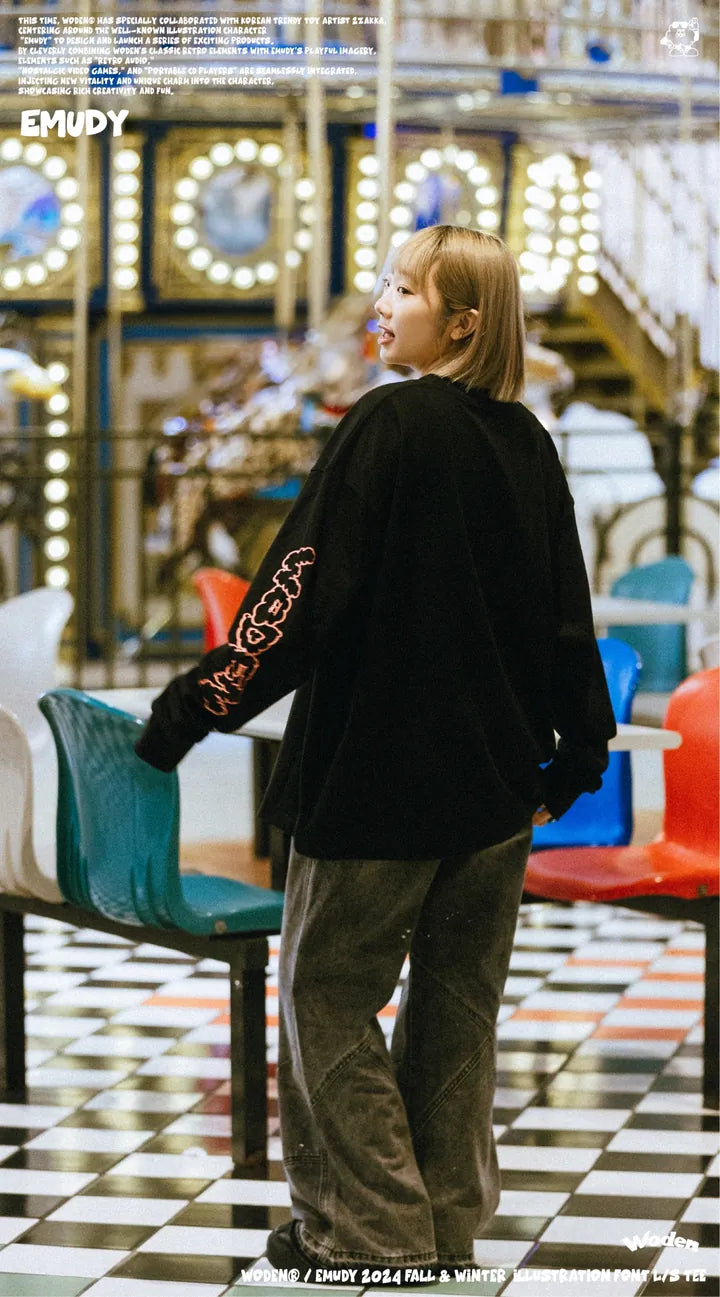 WODEN® / Emudy 2024 Fall & Winter 039 illustration Font L/S Tee