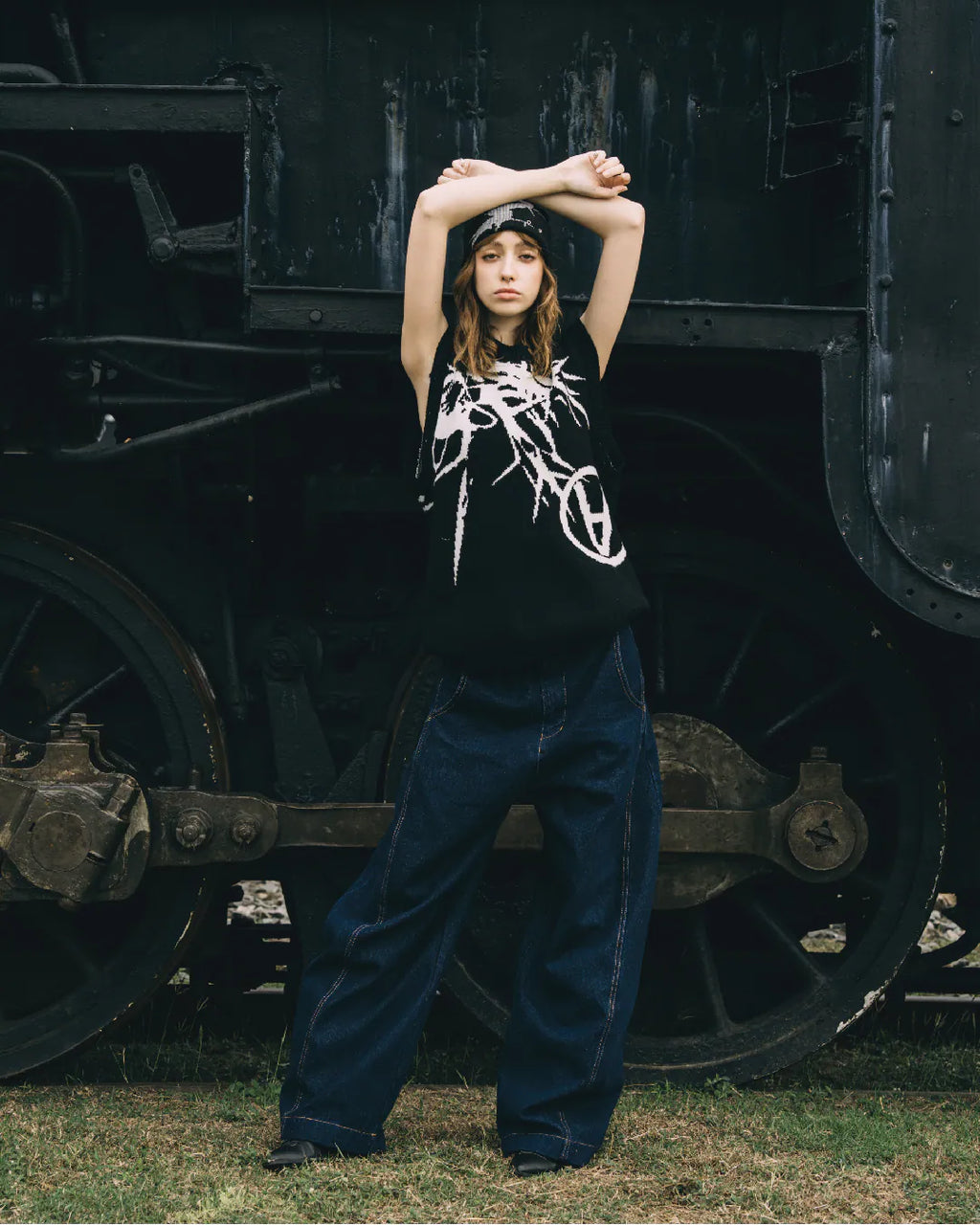 parallax.tp 25 F/W “Thorns” vest