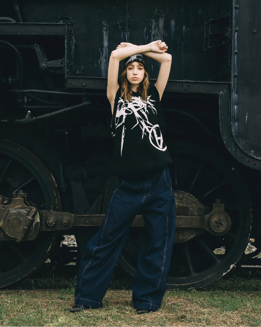 parallax.tp 25 F/W “Thorns” vest