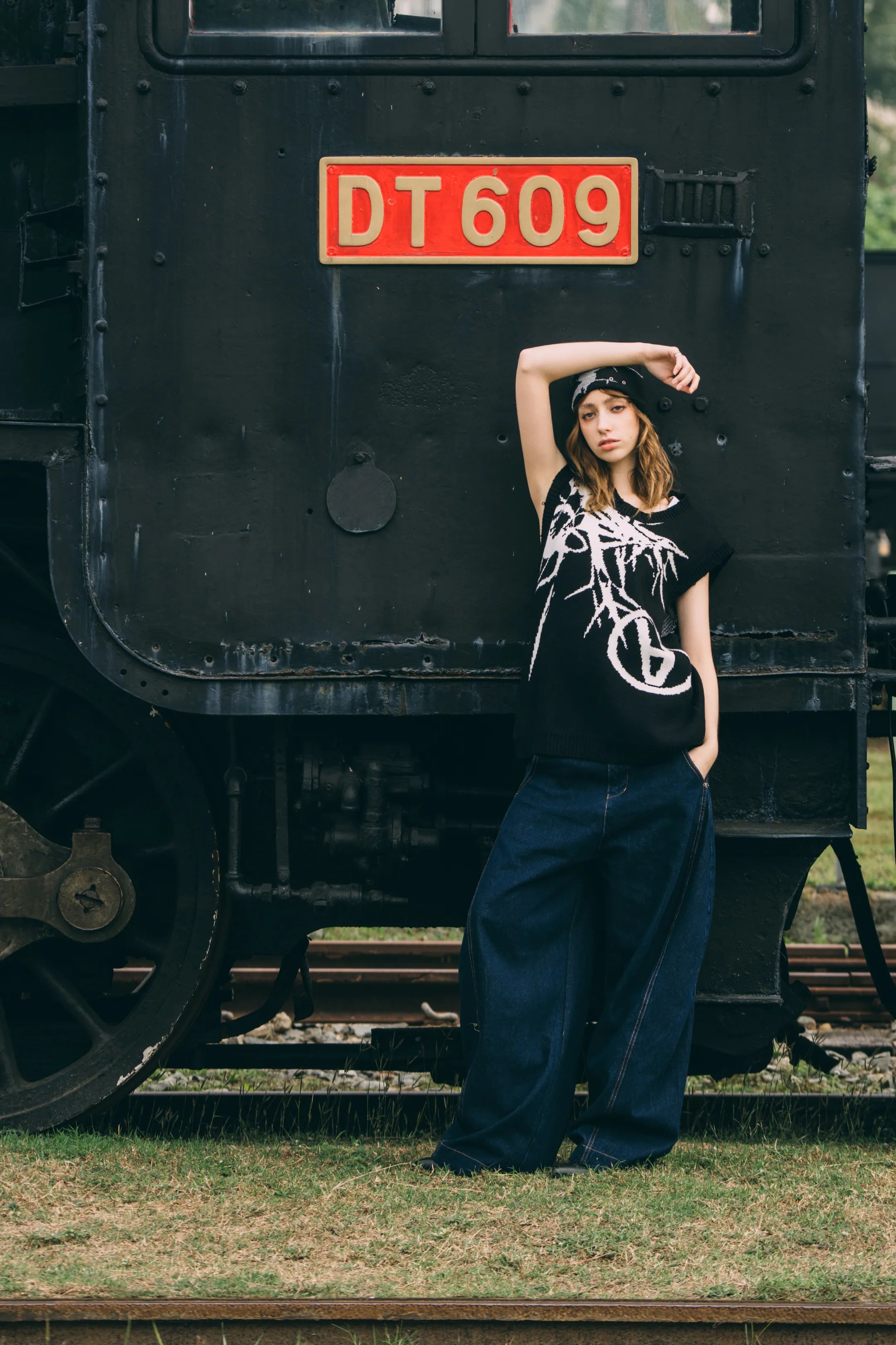 parallax.tp 25 F/W “Thorns” vest