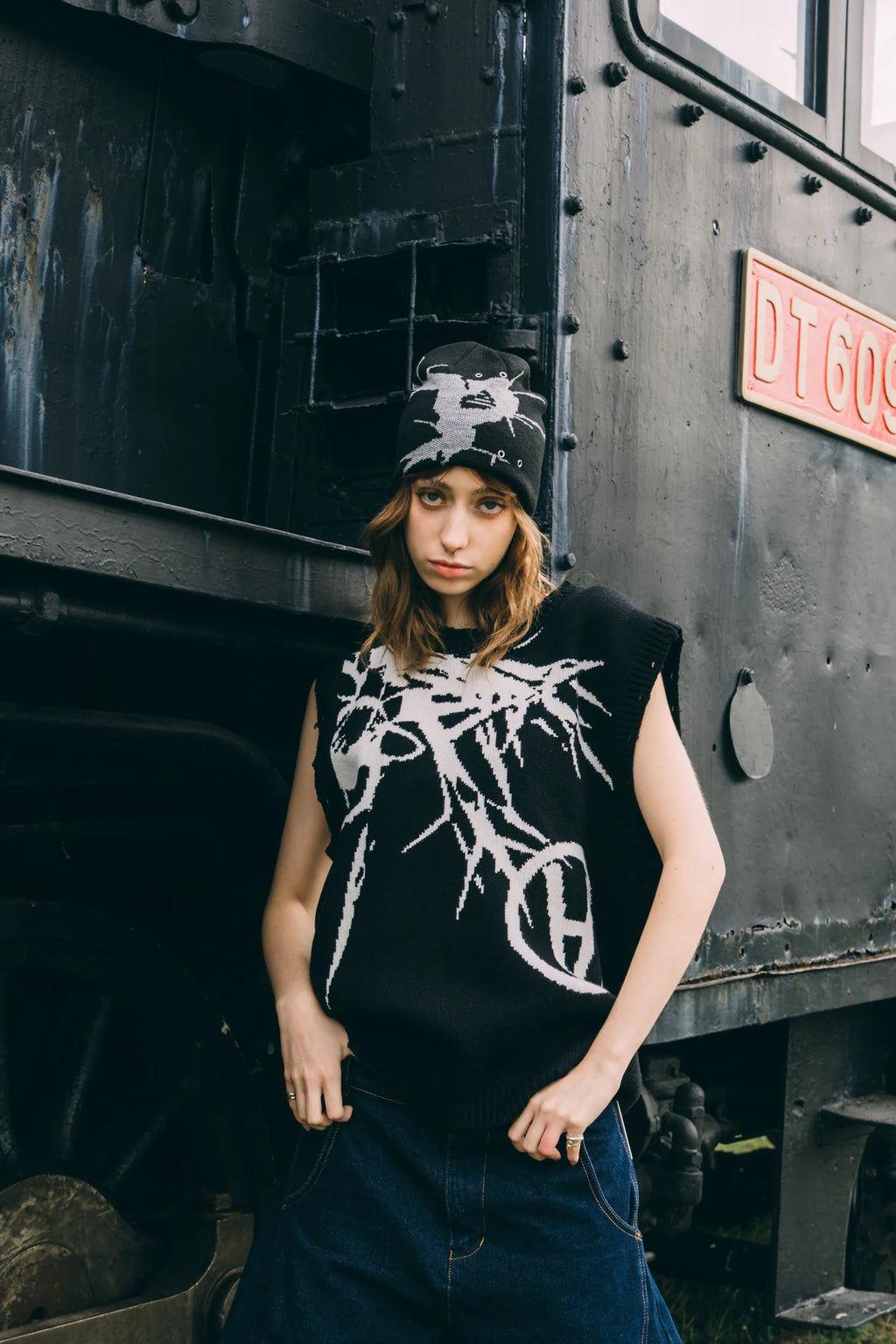 parallax.tp 25 F/W “Thorns” vest