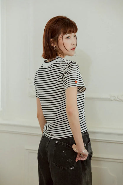 YOKO 條紋修身短版Tee