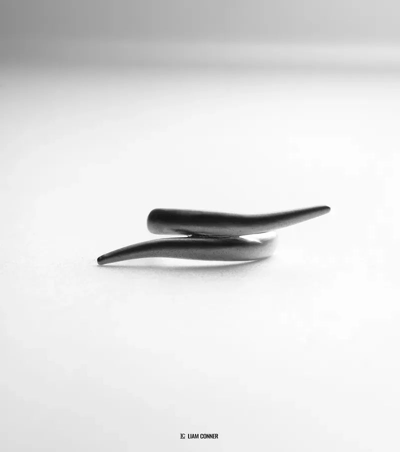 Liam Conner 雙弧交錯戒指