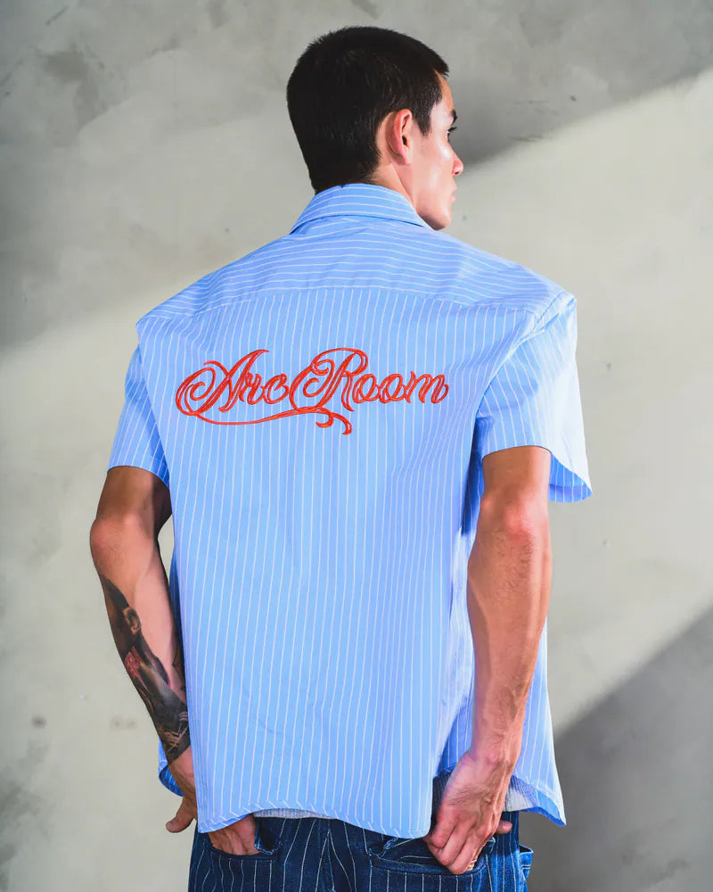 ARC STRIPED CURSIVE SHIRT - BLUE