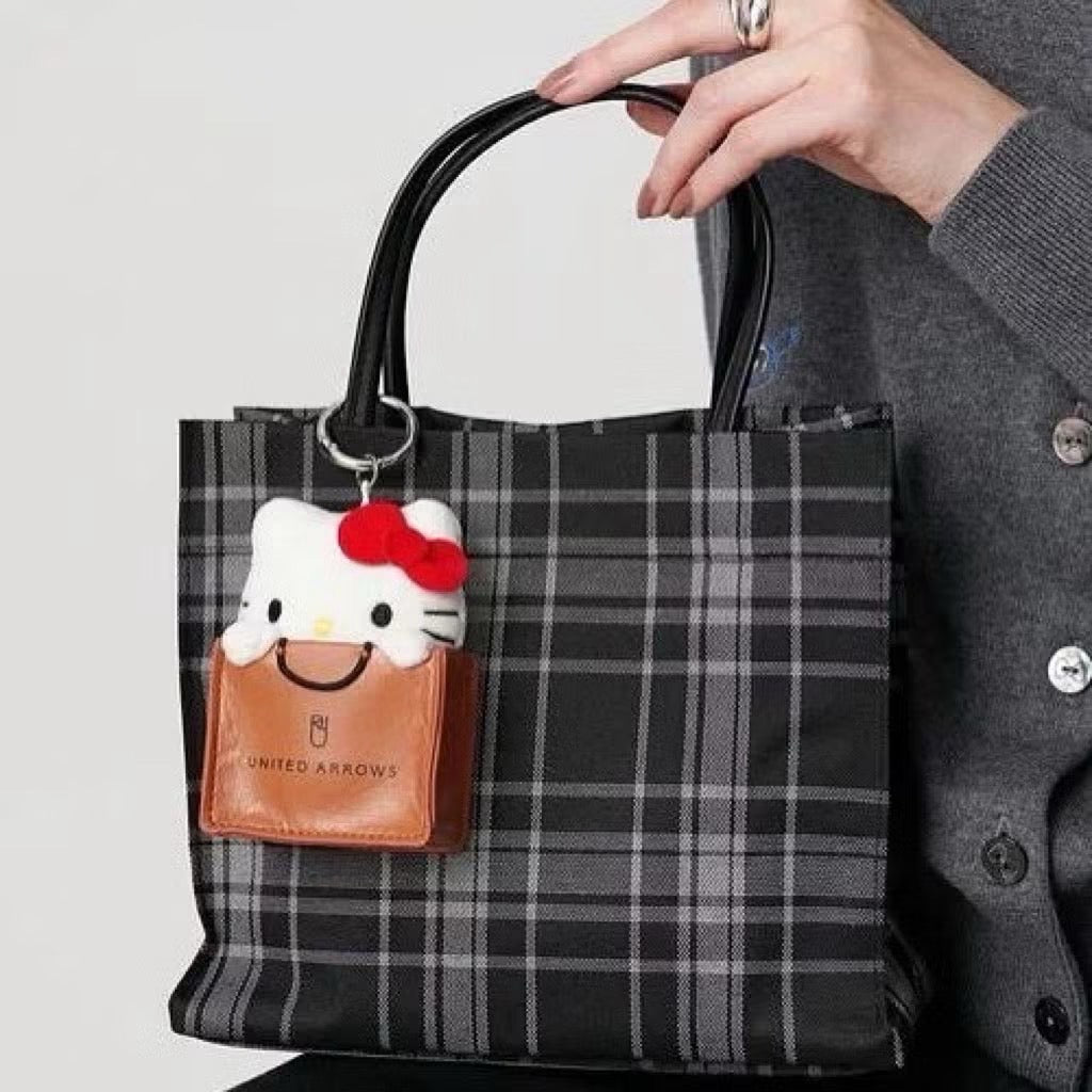 日本🇯🇵 HELLO KITTY × UNITED ARROWS 限量聯名 娃娃吊飾