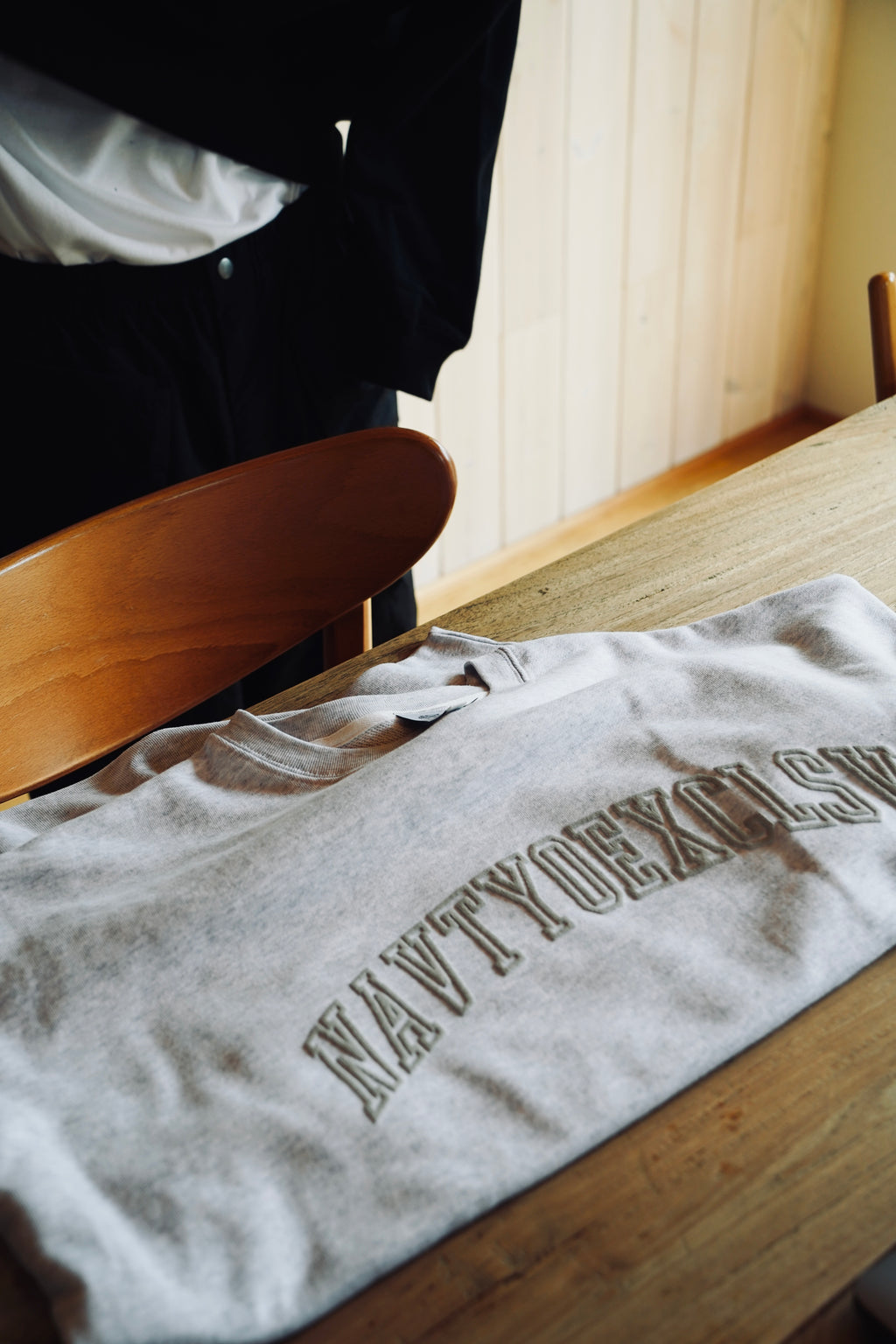 NAVIETOKYO Foam Arc logo Crew