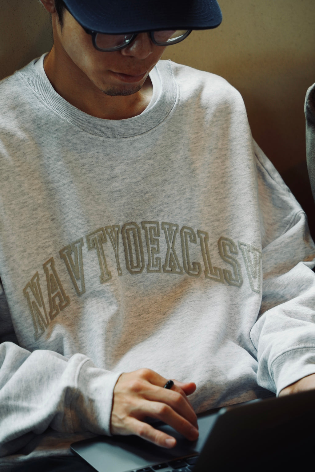 NAVIETOKYO Foam Arc logo Crew