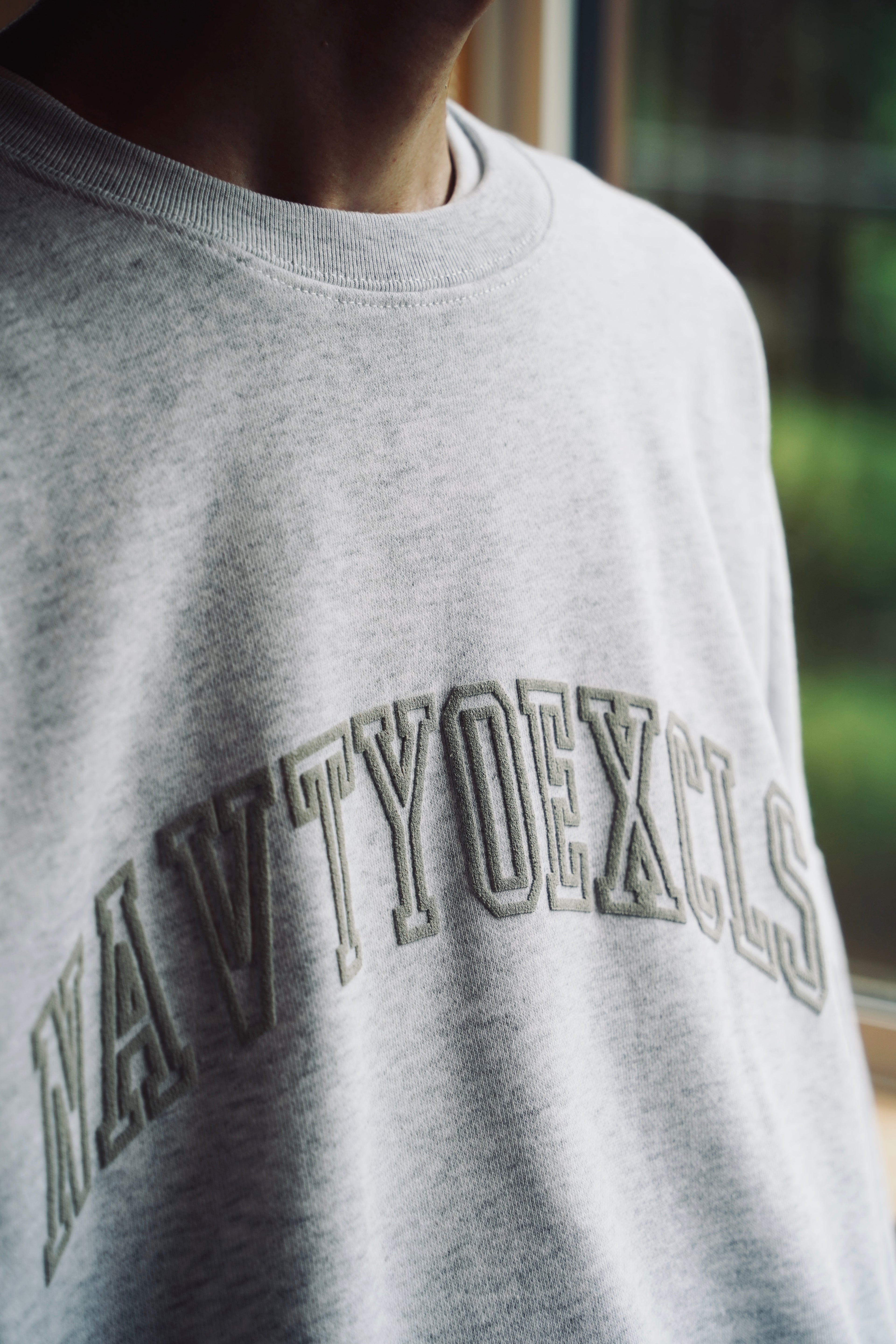 NAVIETOKYO Foam Arc logo Crew