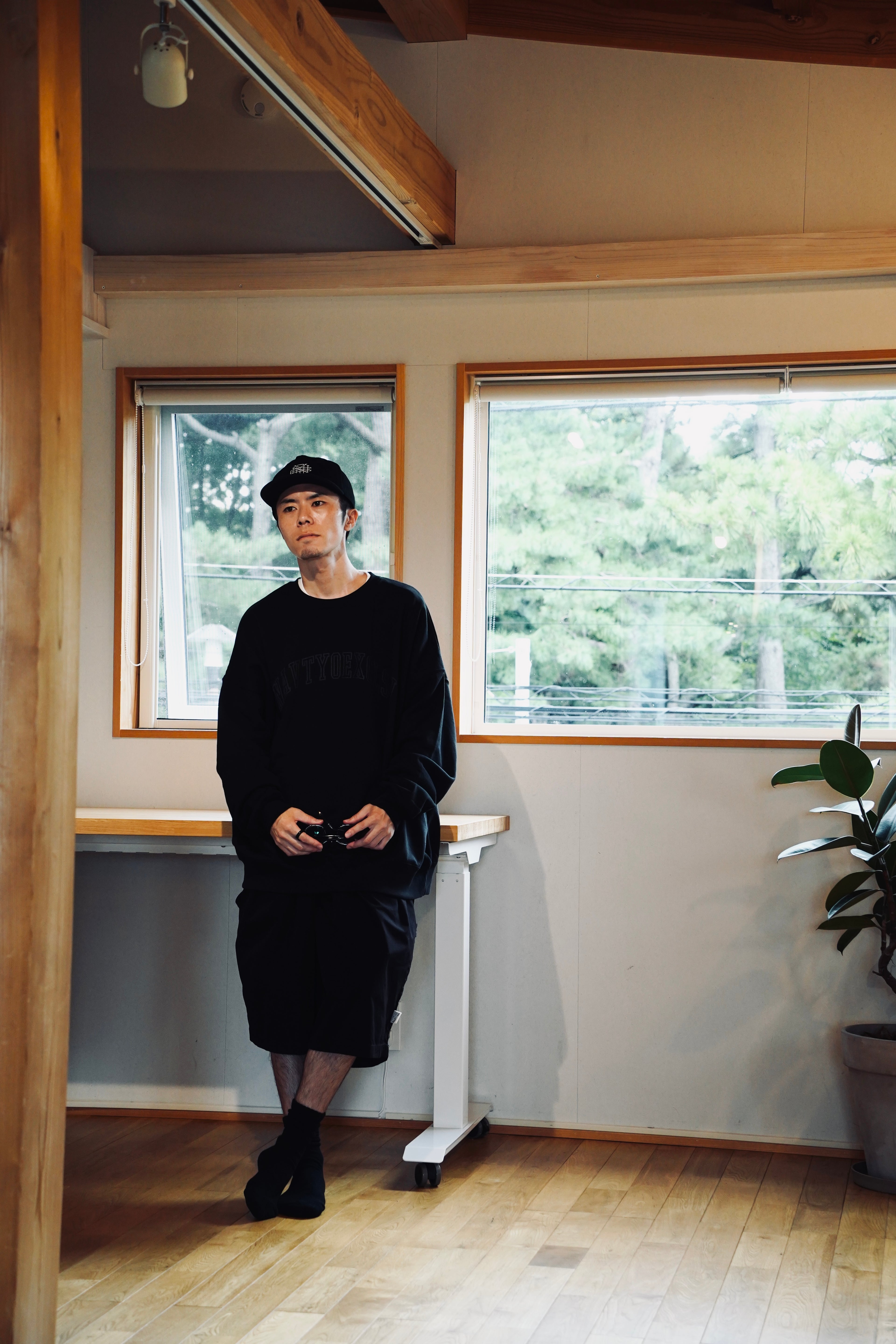 NAVIETOKYO Foam Arc logo Crew