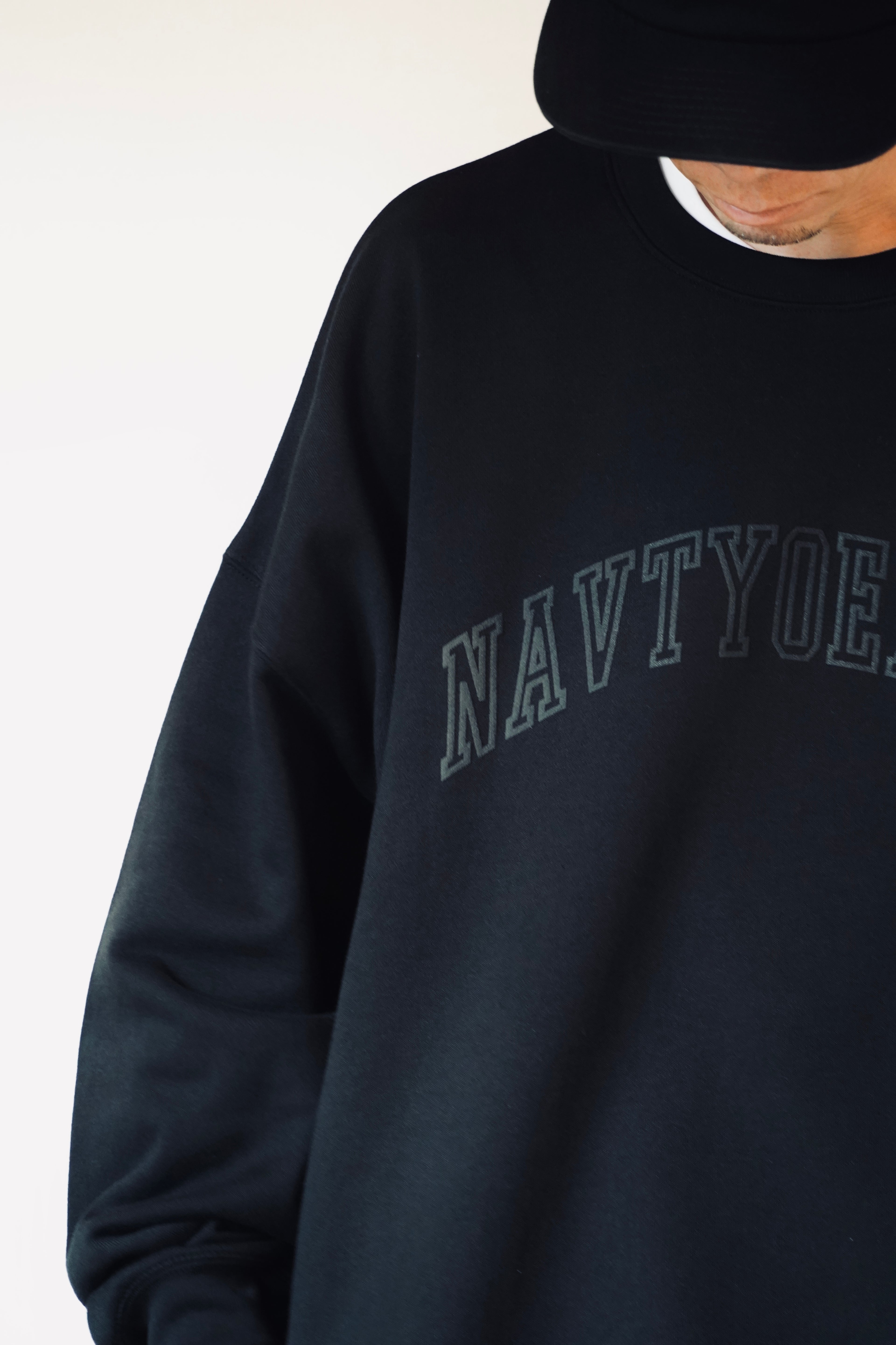 NAVIETOKYO Foam Arc logo Crew